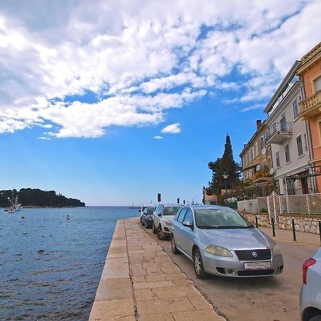Apartments By The Sea 1050 Rovinj Exterior photo